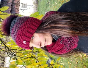 Červeno-šedý zimní set - čepice + tunel