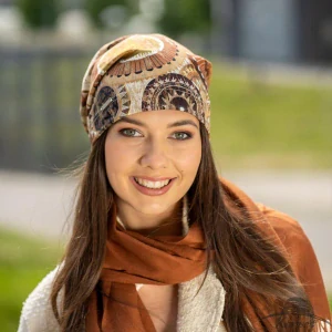 Dámská hnědá prodloužená čepice s potiskem mandaly